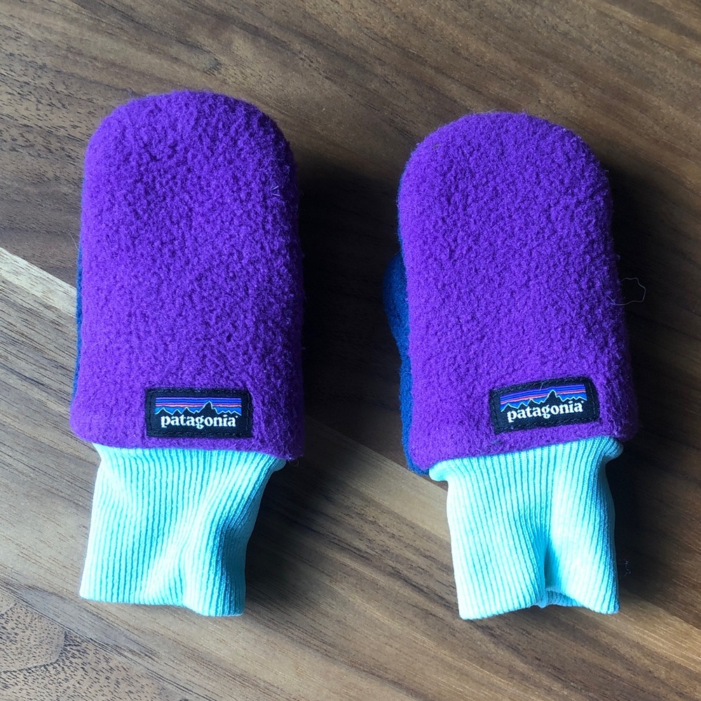 Patagonia Baby Pink/Purple and Deep Blue Fleece Mittens with Light Blue Cuffs